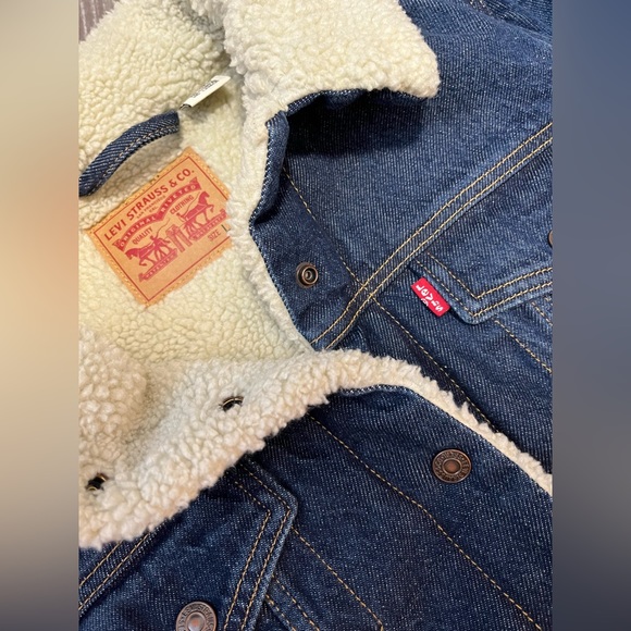 Levis jean jacket - Picture 5 of 8